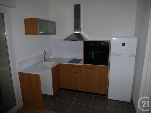 Appartement Duplex à louer - 2 pièces - 38.0 m2 - VOURLES - 69 - RHONE-ALPES - Century 21 Identité Immobilier Appartement Duplex à louer - 2 pièces - 38.0 m2 - VOURLES - 69 - RHONE-ALPES - Century 21 Identité Immobilier