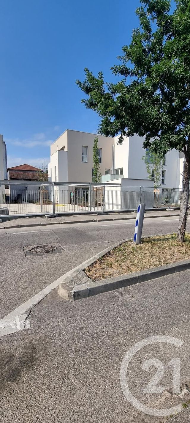 appartement à louer - 2 pièces - 26.0 m2 - PIERRE BENITE - 69 - RHONE-ALPES - Century 21 Identité Immobilier appartement à louer - 2 pièces - 26.0 m2 - PIERRE BENITE - 69 - RHONE-ALPES - Century 21 Identité Immobilier