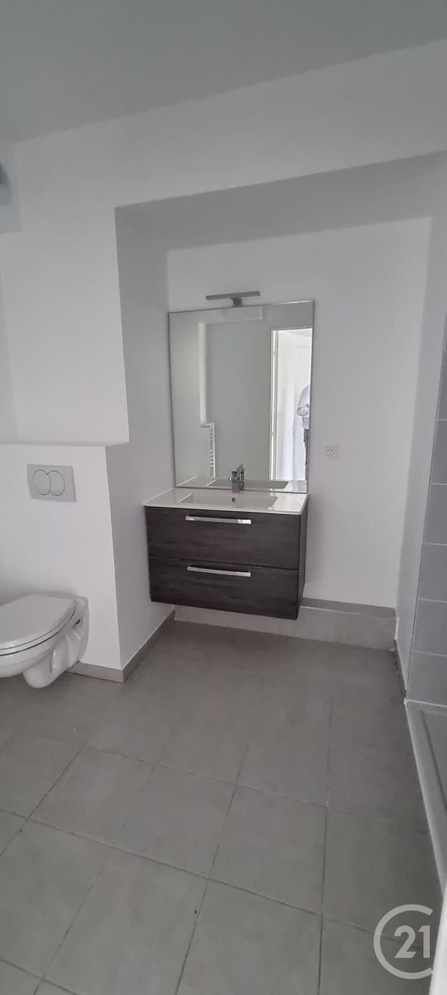 appartement à louer - 2 pièces - 26.0 m2 - PIERRE BENITE - 69 - RHONE-ALPES - Century 21 Identité Immobilier appartement à louer - 2 pièces - 26.0 m2 - PIERRE BENITE - 69 - RHONE-ALPES - Century 21 Identité Immobilier