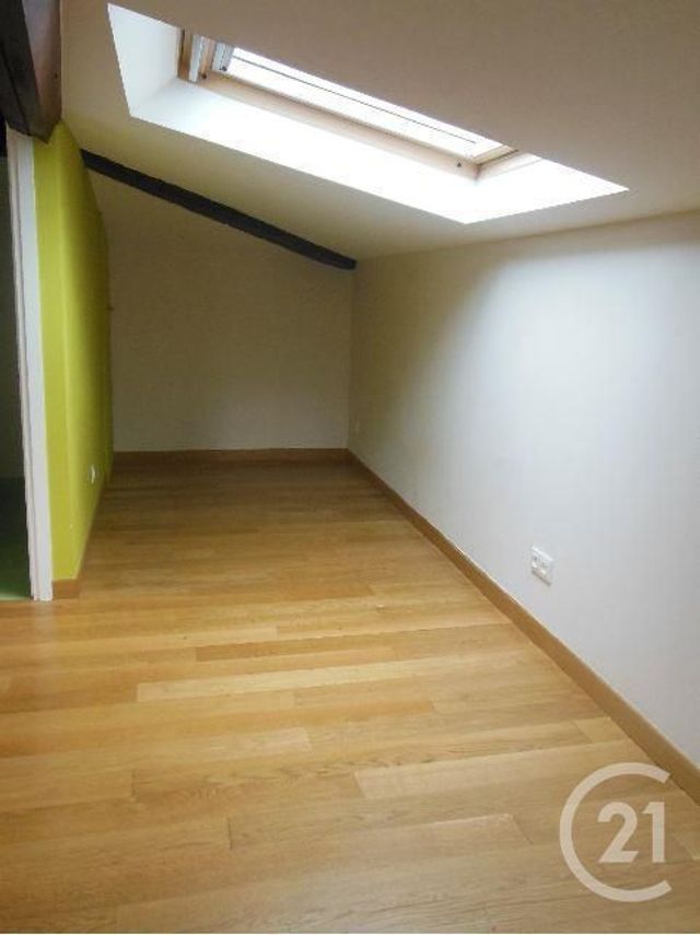 Appartement Studio à louer - 1 pièce - 32.0 m2 - SOUCIEU EN JARREST - 69 - RHONE-ALPES - Century 21 Identité Immobilier