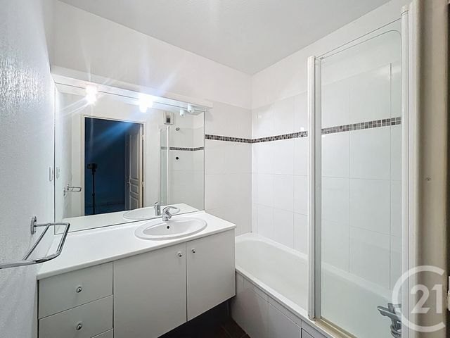 Appartement T2 à vendre - 2 pièces - 48.0 m2 - VOURLES - 69 - RHONE-ALPES - Century 21 Identité Immobilier