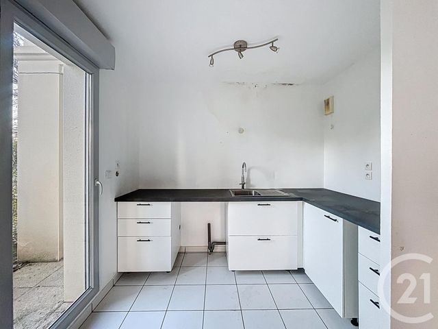 Appartement T2 à vendre - 2 pièces - 48.0 m2 - VOURLES - 69 - RHONE-ALPES - Century 21 Identité Immobilier