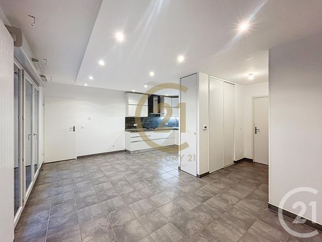 Appartement F3 à louer - 3 pièces - 62.0 m2 - VENISSIEUX - 69 - RHONE-ALPES - Century 21 Identité Immobilier