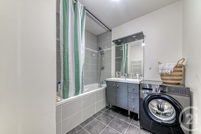 Appartement T3 à vendre - 3 pièces - 59.85 m2 - BRIGNAIS - 69 - RHONE-ALPES - Century 21 Identité Immobilier