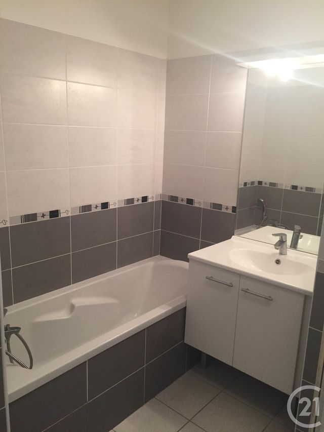 Appartement à louer - 2 pièces - 44.79 m2 - BRIGNAIS - 69 - RHONE-ALPES - Century 21 Identité Immobilier