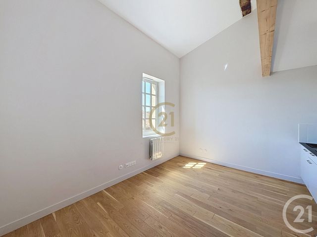 Appartement T1bis à louer - 2 pièces - 42.0 m2 - CHASSAGNY - 69 - RHONE-ALPES - Century 21 Identité Immobilier