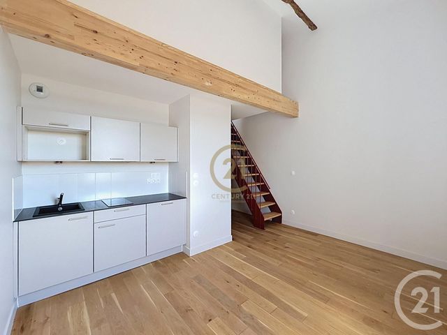 Appartement T1bis à louer - 2 pièces - 42.0 m2 - CHASSAGNY - 69 - RHONE-ALPES - Century 21 Identité Immobilier
