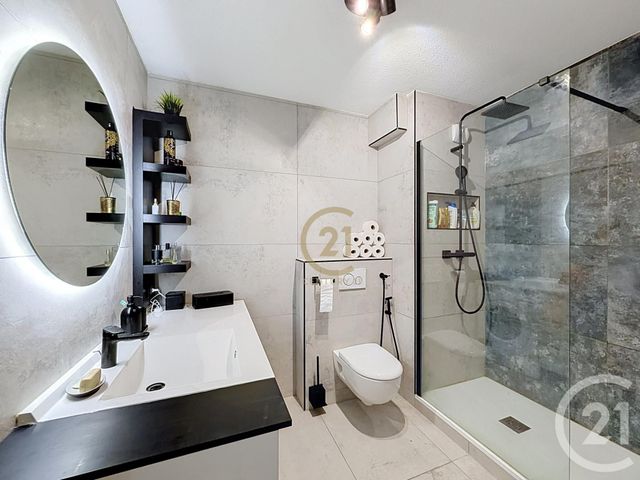 Appartement F3 à louer - 3 pièces - 76.0 m2 - IRIGNY - 69 - RHONE-ALPES - Century 21 Identité Immobilier