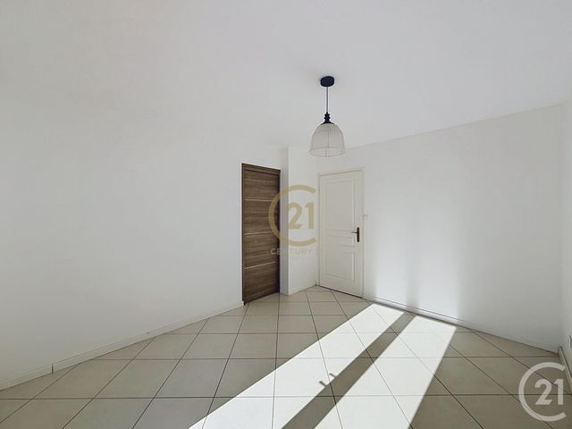 Appartement T3 à louer - 3 pièces - 59.26 m2 - ST GENIS LAVAL - 69 - RHONE-ALPES - Century 21 Identité Immobilier